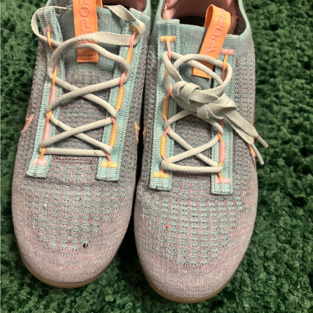 Nike flyknit Nike women size 8
